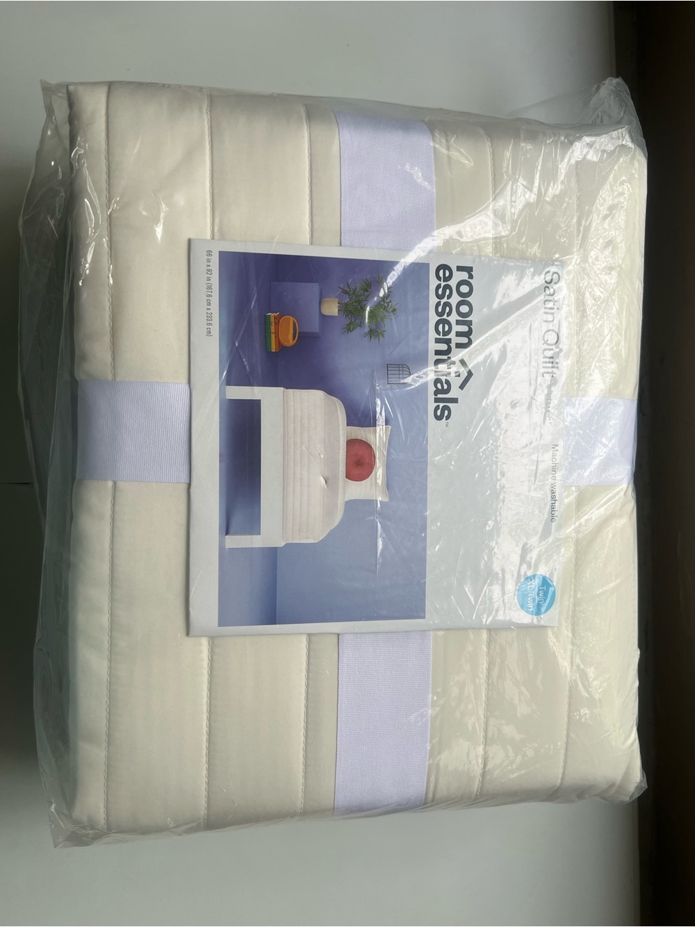 Twin/Twin Extra Long Satin Quilt Ivory - Room Essentials™